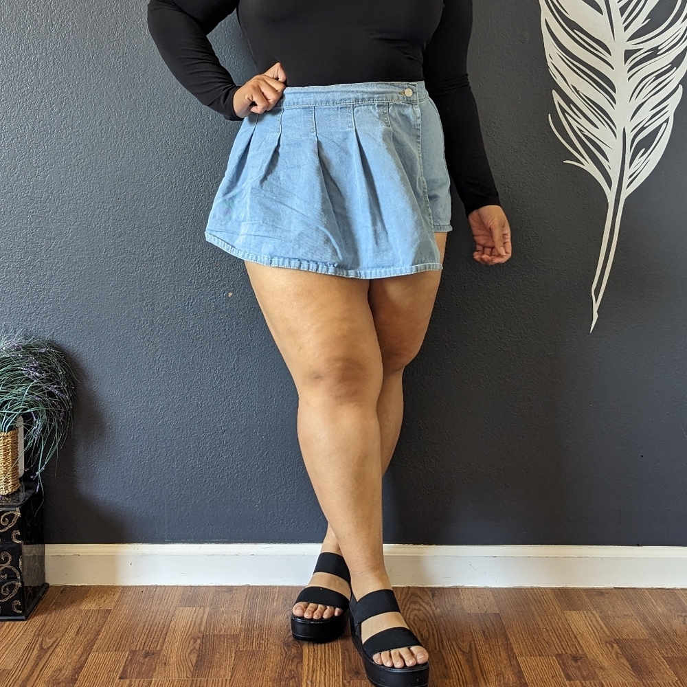 Shein Curve Shorts/ Skirt - Picture 7 of 8
